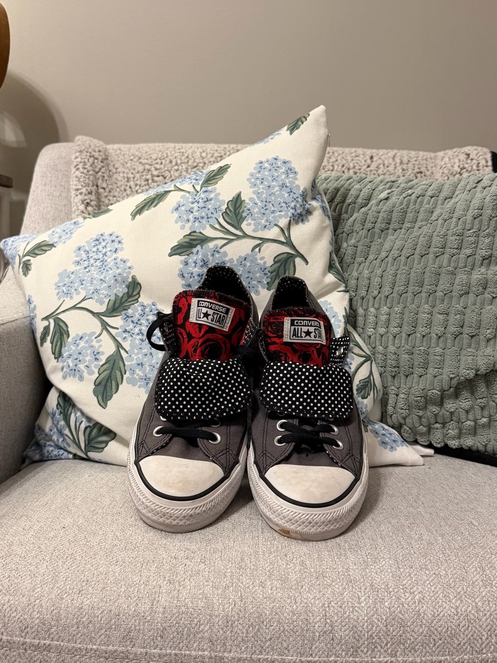 Converse Chuck Taylor Gray Polka Dot Sneakers Women’s Size 11 (Men’s 9)
